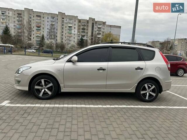 Бежевый Хендай i30, объемом двигателя 1.59 л и пробегом 283 тыс. км за 7400 $, фото 7 на Automoto.ua