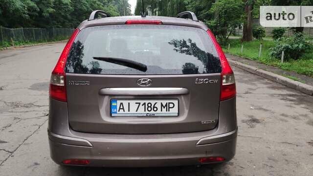 Бежевий Хендай i30, об'ємом двигуна 1.6 л та пробігом 290 тис. км за 6999 $, фото 6 на Automoto.ua