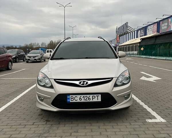 Бежевый Хендай i30, объемом двигателя 1.59 л и пробегом 283 тыс. км за 7400 $, фото 8 на Automoto.ua
