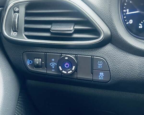 Бежевый Хендай i30, объемом двигателя 1.59 л и пробегом 118 тыс. км за 16700 $, фото 17 на Automoto.ua