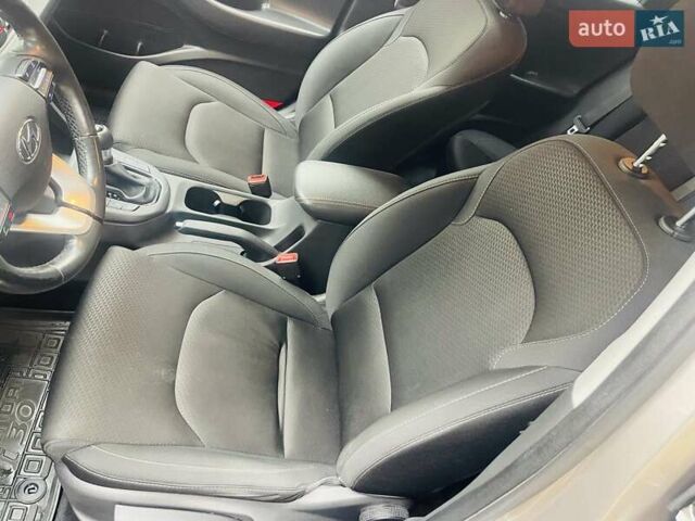 Бежевый Хендай i30, объемом двигателя 1.59 л и пробегом 118 тыс. км за 16700 $, фото 12 на Automoto.ua