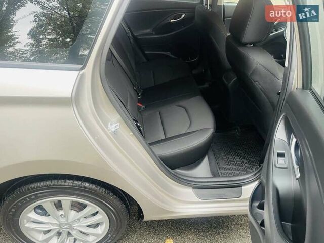 Бежевый Хендай i30, объемом двигателя 1.59 л и пробегом 118 тыс. км за 16700 $, фото 10 на Automoto.ua
