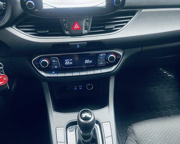 Бежевый Хендай i30, объемом двигателя 1.59 л и пробегом 118 тыс. км за 16700 $, фото 20 на Automoto.ua