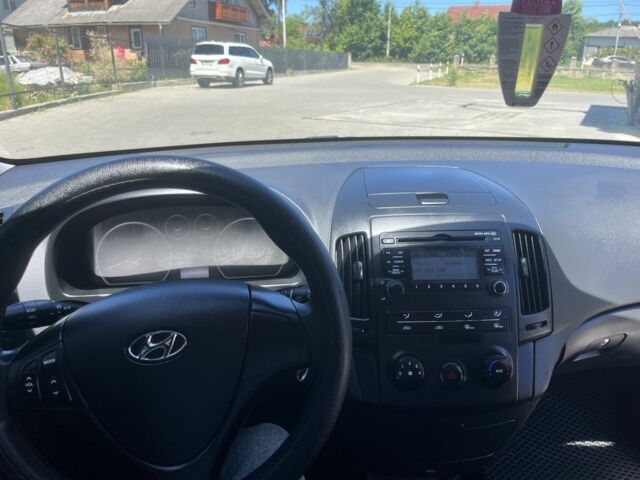 Чорний Хендай i30, об'ємом двигуна 1.6 л та пробігом 303 тис. км за 4700 $, фото 11 на Automoto.ua