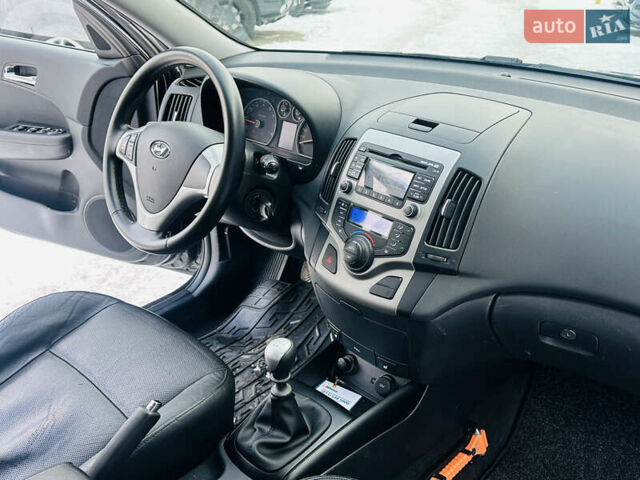 Черный Хендай i30, объемом двигателя 1.6 л и пробегом 190 тыс. км за 6799 $, фото 32 на Automoto.ua