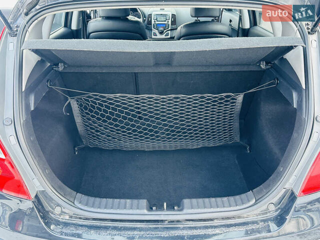 Черный Хендай i30, объемом двигателя 1.6 л и пробегом 190 тыс. км за 6799 $, фото 39 на Automoto.ua