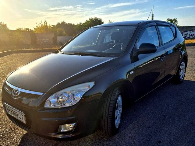 Чорний Хендай i30, об'ємом двигуна 1.4 л та пробігом 224 тис. км за 5200 $, фото 7 на Automoto.ua