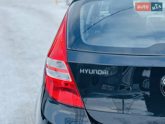 Черный Хендай i30, объемом двигателя 1.6 л и пробегом 190 тыс. км за 6799 $, фото 8 на Automoto.ua