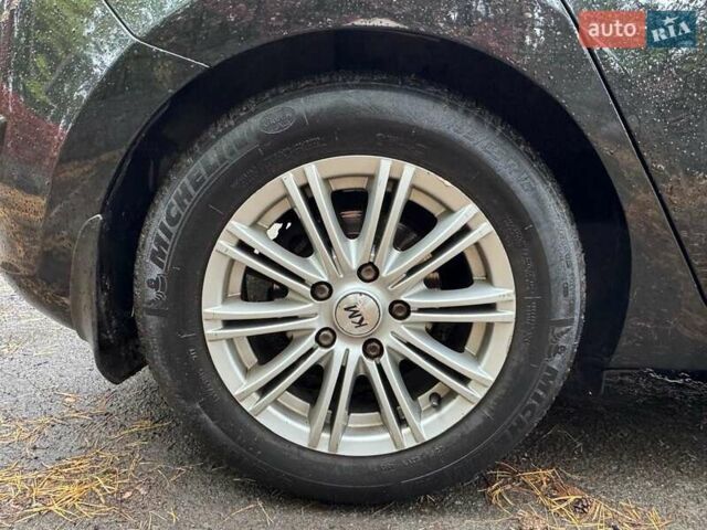 Черный Хендай i30, объемом двигателя 1.59 л и пробегом 150 тыс. км за 5950 $, фото 18 на Automoto.ua