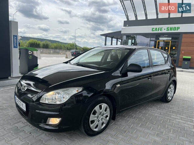 Чорний Хендай i30, об'ємом двигуна 1.6 л та пробігом 193 тис. км за 6799 $, фото 8 на Automoto.ua
