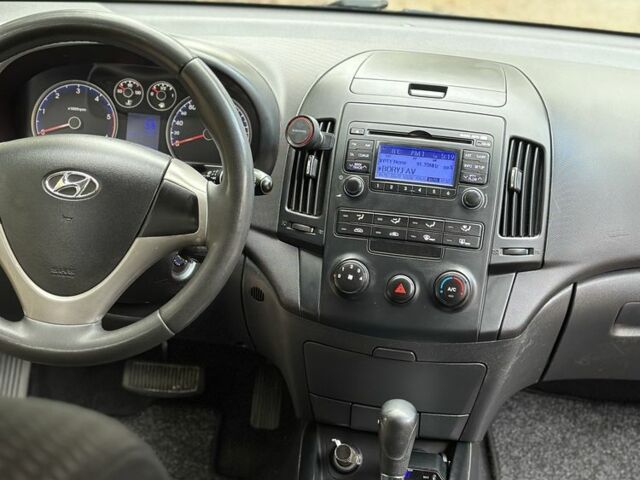 Черный Хендай i30, объемом двигателя 1.6 л и пробегом 240 тыс. км за 5999 $, фото 6 на Automoto.ua