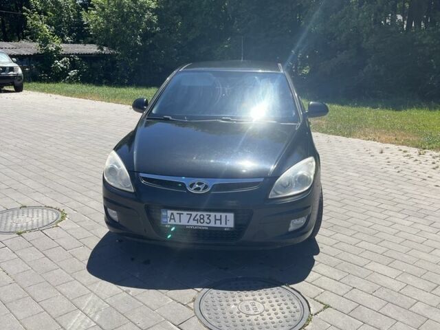 Чорний Хендай i30, об'ємом двигуна 1.6 л та пробігом 303 тис. км за 4700 $, фото 3 на Automoto.ua