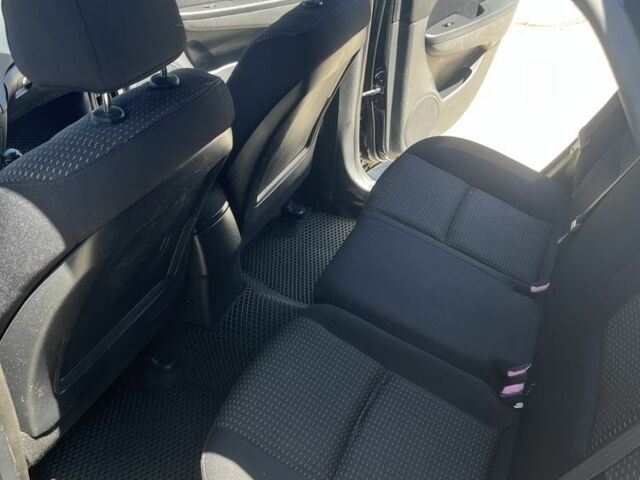 Чорний Хендай i30, об'ємом двигуна 1.6 л та пробігом 303 тис. км за 4700 $, фото 13 на Automoto.ua