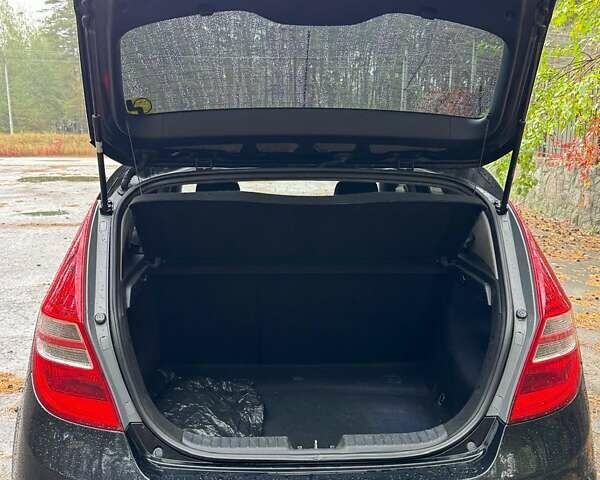 Черный Хендай i30, объемом двигателя 1.59 л и пробегом 150 тыс. км за 5950 $, фото 16 на Automoto.ua