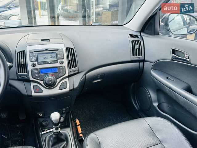 Черный Хендай i30, объемом двигателя 1.6 л и пробегом 190 тыс. км за 6799 $, фото 22 на Automoto.ua