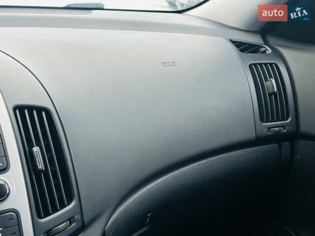 Черный Хендай i30, объемом двигателя 1.6 л и пробегом 190 тыс. км за 6799 $, фото 38 на Automoto.ua