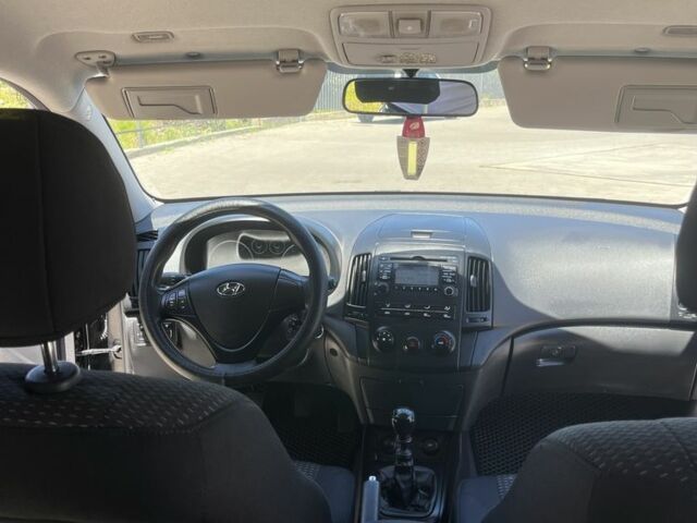 Чорний Хендай i30, об'ємом двигуна 1.6 л та пробігом 303 тис. км за 4700 $, фото 14 на Automoto.ua