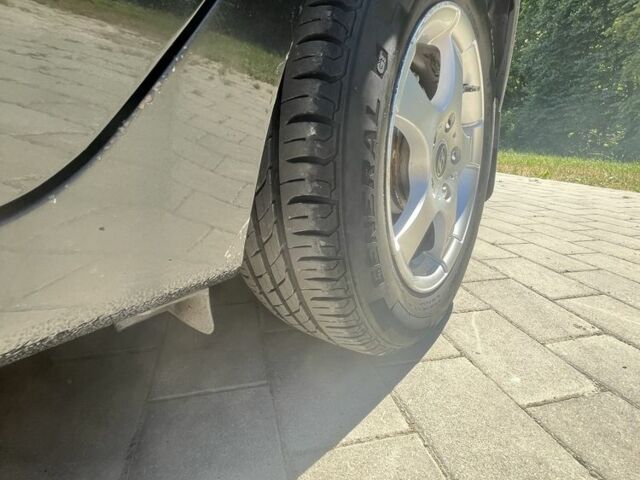 Чорний Хендай i30, об'ємом двигуна 1.6 л та пробігом 303 тис. км за 4700 $, фото 19 на Automoto.ua