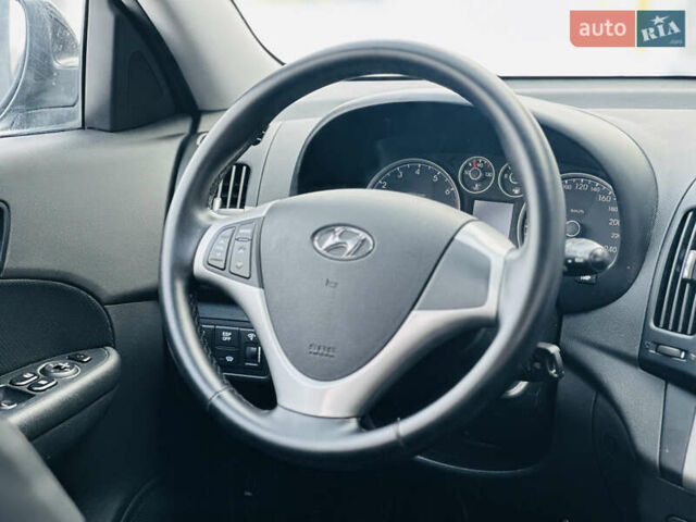 Черный Хендай i30, объемом двигателя 1.6 л и пробегом 190 тыс. км за 6799 $, фото 24 на Automoto.ua