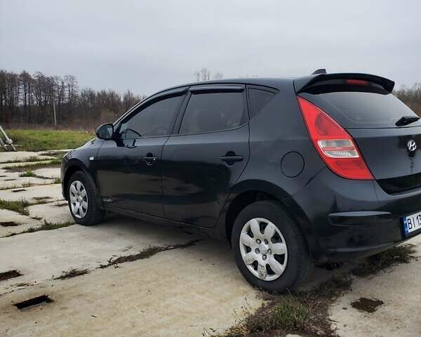 Чорний Хендай i30, об'ємом двигуна 1.6 л та пробігом 365 тис. км за 5000 $, фото 1 на Automoto.ua