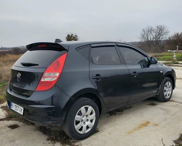 Чорний Хендай i30, об'ємом двигуна 1.6 л та пробігом 365 тис. км за 5000 $, фото 9 на Automoto.ua