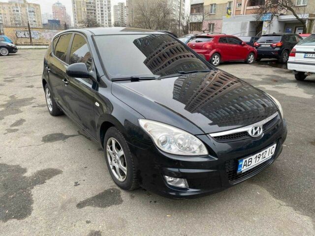 Черный Хендай i30, объемом двигателя 1.6 л и пробегом 223 тыс. км за 5600 $, фото 6 на Automoto.ua
