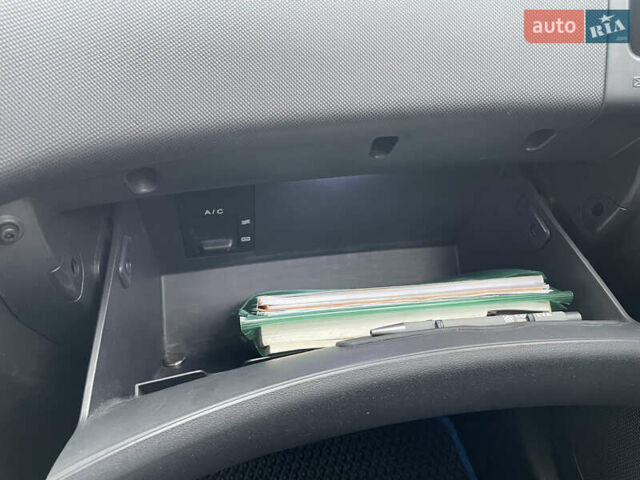 Чорний Хендай i30, об'ємом двигуна 1.98 л та пробігом 227 тис. км за 6500 $, фото 21 на Automoto.ua