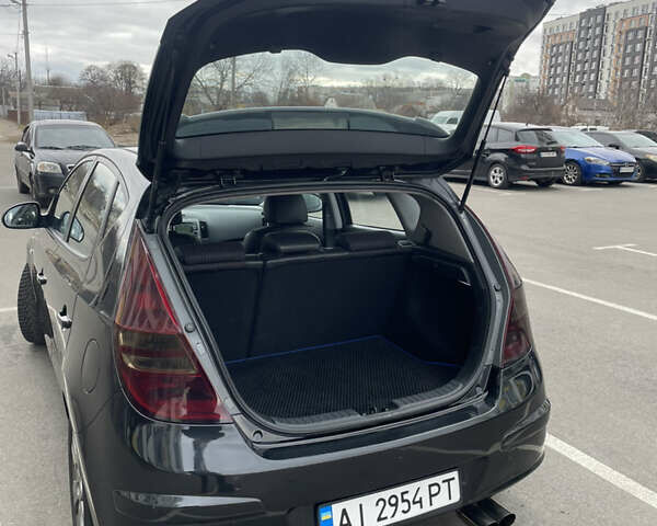 Чорний Хендай i30, об'ємом двигуна 1.98 л та пробігом 227 тис. км за 6500 $, фото 9 на Automoto.ua