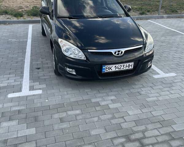 Черный Хендай i30, объемом двигателя 1.58 л и пробегом 227 тыс. км за 5900 $, фото 16 на Automoto.ua