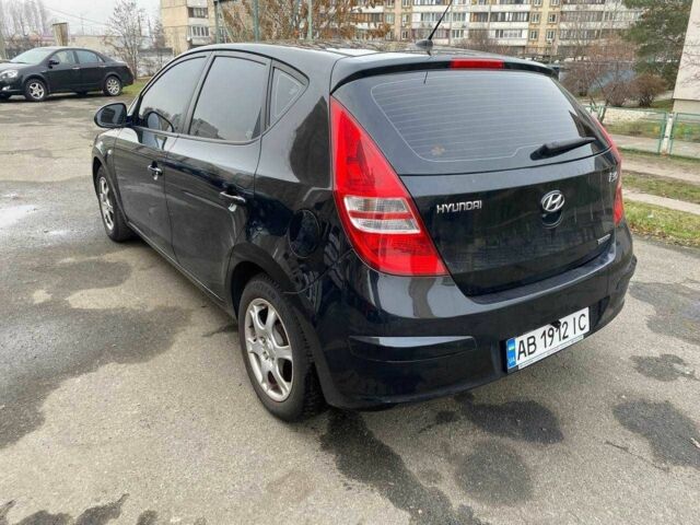 Черный Хендай i30, объемом двигателя 1.6 л и пробегом 223 тыс. км за 5600 $, фото 2 на Automoto.ua