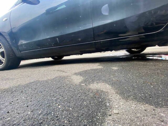 Черный Хендай i30, объемом двигателя 1.6 л и пробегом 223 тыс. км за 5600 $, фото 12 на Automoto.ua