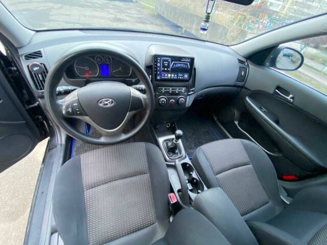 Черный Хендай i30, объемом двигателя 1.6 л и пробегом 223 тыс. км за 5600 $, фото 20 на Automoto.ua
