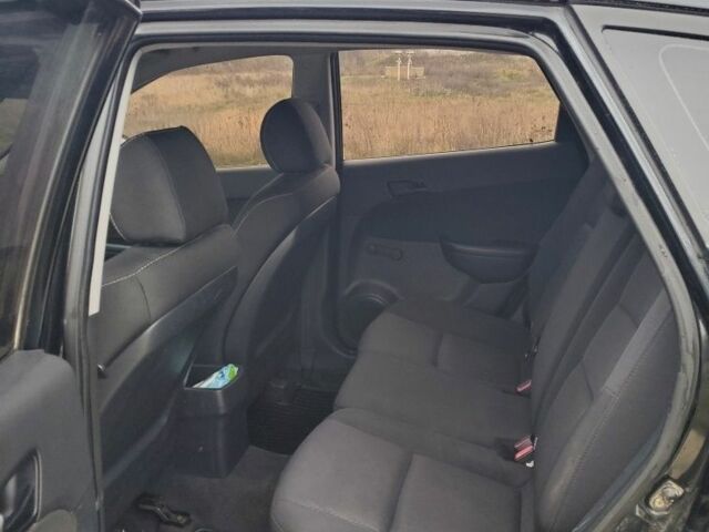 Чорний Хендай i30, об'ємом двигуна 1.6 л та пробігом 365 тис. км за 5000 $, фото 13 на Automoto.ua