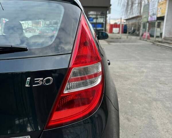 Черный Хендай i30, объемом двигателя 1.6 л и пробегом 191 тыс. км за 7500 $, фото 66 на Automoto.ua