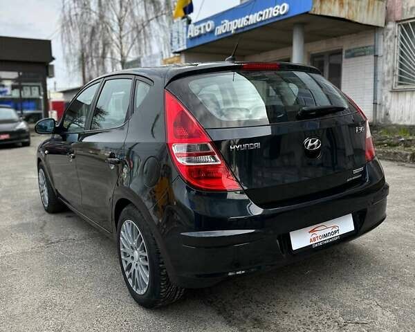 Черный Хендай i30, объемом двигателя 1.6 л и пробегом 191 тыс. км за 7500 $, фото 55 на Automoto.ua