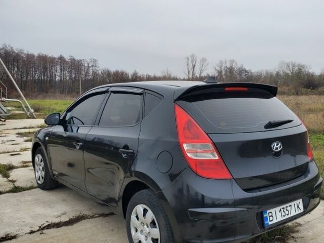 Чорний Хендай i30, об'ємом двигуна 1.6 л та пробігом 365 тис. км за 5000 $, фото 6 на Automoto.ua