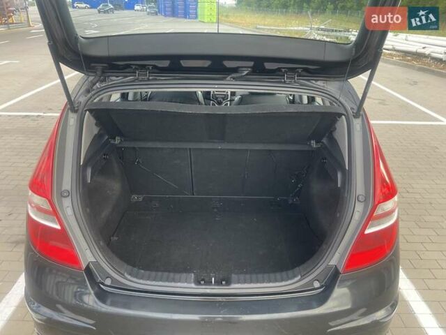 Черный Хендай i30, объемом двигателя 1.58 л и пробегом 227 тыс. км за 5900 $, фото 9 на Automoto.ua