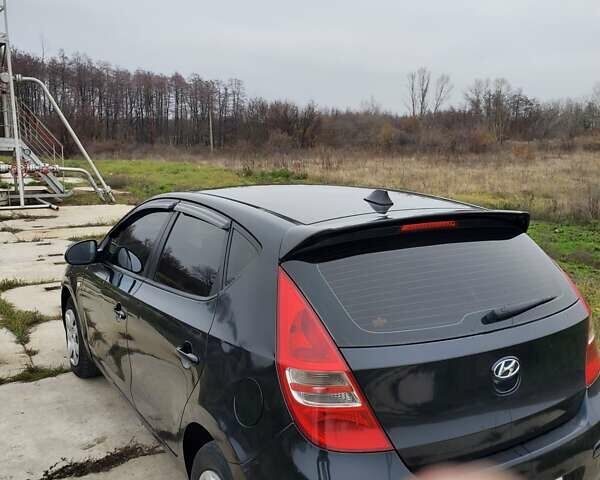 Чорний Хендай i30, об'ємом двигуна 1.6 л та пробігом 365 тис. км за 5000 $, фото 8 на Automoto.ua