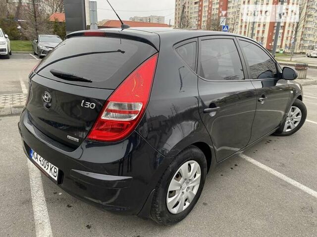 Чорний Хендай i30, об'ємом двигуна 1.6 л та пробігом 239 тис. км за 7100 $, фото 4 на Automoto.ua