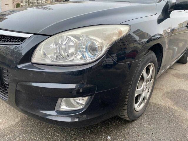 Черный Хендай i30, объемом двигателя 1.6 л и пробегом 223 тыс. км за 5600 $, фото 9 на Automoto.ua