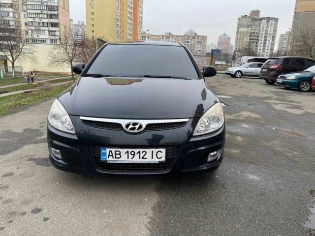 Черный Хендай i30, объемом двигателя 1.6 л и пробегом 223 тыс. км за 5600 $, фото 5 на Automoto.ua