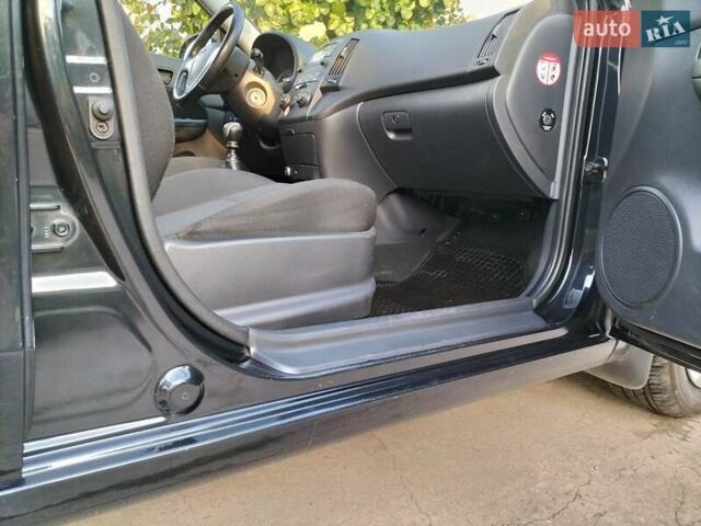 Черный Хендай i30, объемом двигателя 1.4 л и пробегом 156 тыс. км за 6500 $, фото 17 на Automoto.ua