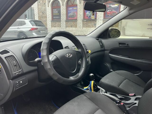 Черный Хендай i30, объемом двигателя 1.4 л и пробегом 240 тыс. км за 6000 $, фото 9 на Automoto.ua