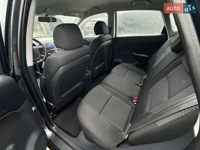 Черный Хендай i30, объемом двигателя 0 л и пробегом 122 тыс. км за 5750 $, фото 18 на Automoto.ua