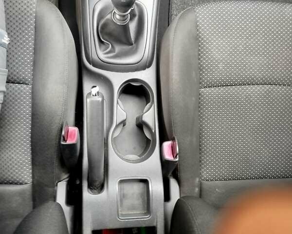 Черный Хендай i30, объемом двигателя 1.4 л и пробегом 215 тыс. км за 5500 $, фото 27 на Automoto.ua