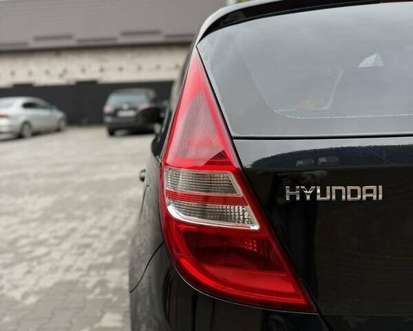 Черный Хендай i30, объемом двигателя 1.4 л и пробегом 180 тыс. км за 4990 $, фото 14 на Automoto.ua