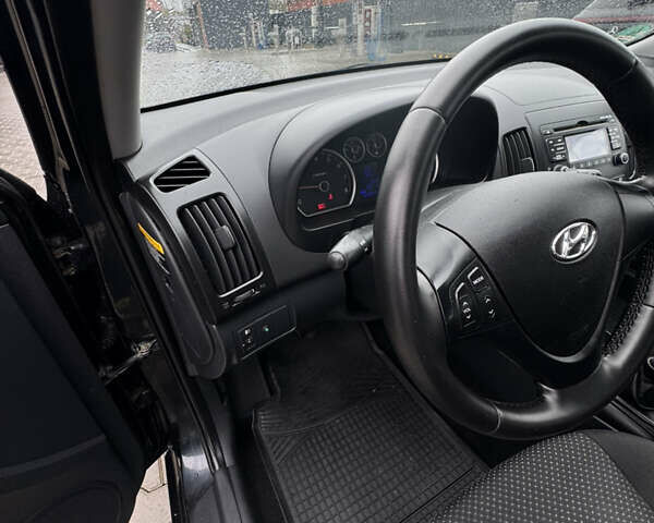 Черный Хендай i30, объемом двигателя 0 л и пробегом 122 тыс. км за 5750 $, фото 19 на Automoto.ua