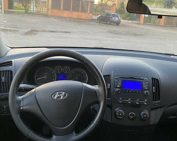 Черный Хендай i30, объемом двигателя 1.4 л и пробегом 242 тыс. км за 6000 $, фото 20 на Automoto.ua