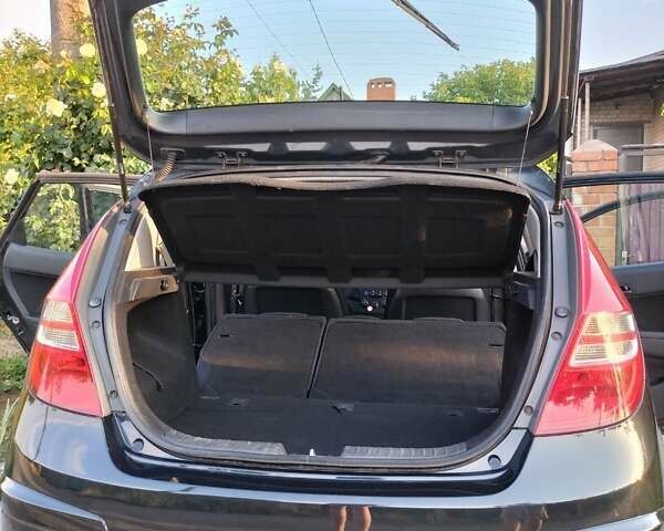 Черный Хендай i30, объемом двигателя 1.4 л и пробегом 156 тыс. км за 6500 $, фото 29 на Automoto.ua
