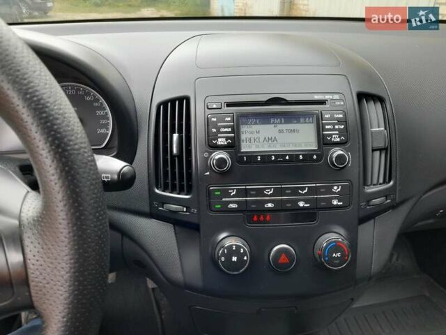 Чорний Хендай i30, об'ємом двигуна 1.4 л та пробігом 193 тис. км за 4850 $, фото 11 на Automoto.ua